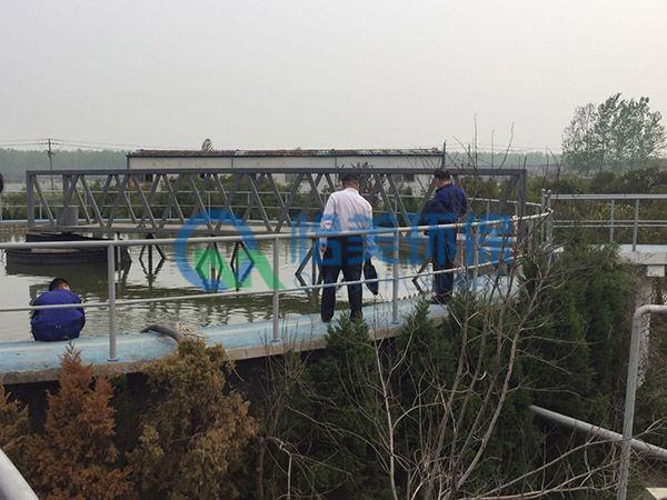 刮吸泥機(jī)設(shè)備