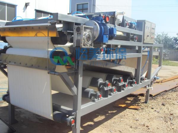 三網(wǎng)帶式壓濾機(jī)